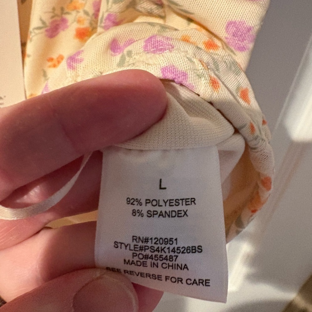 Pink rose crop top NWT size Large. - Picture 6 of 6
